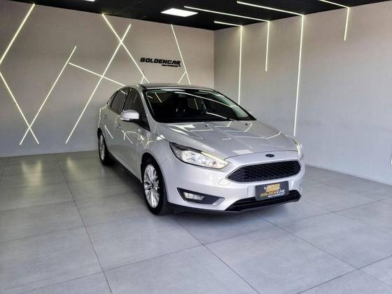FORD FOCUS 2.0 SE FASTBACK 16V FLEX 4P POWERSHIFT